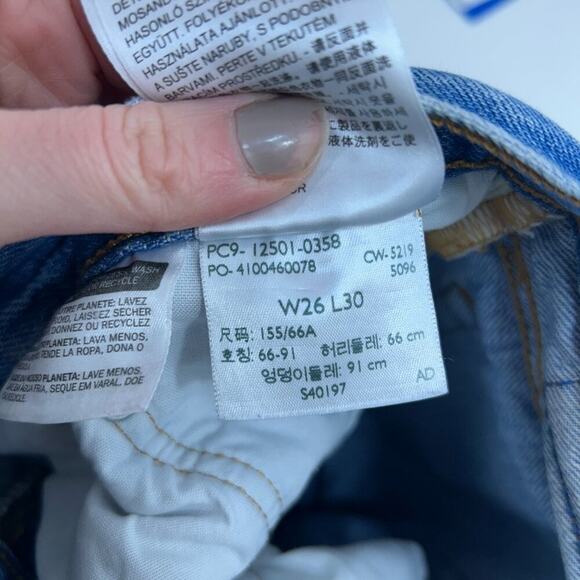 Levi's High Waist High Rise Button Fly Distressed Jeans 26 x 30 Inseam - Picture 7 of 7